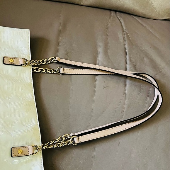 Beautiful Micheal Kors bag - Picture 6 of 16